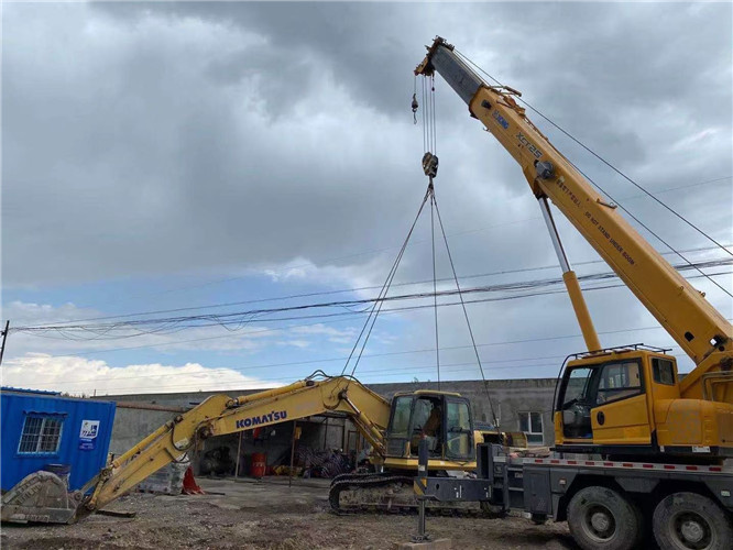 宿松县25吨吊车的工作半径是多少？