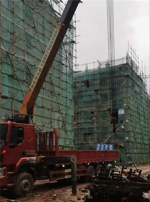 宿松县“慢工细活”—— 吊车的 “微动控制” 技术